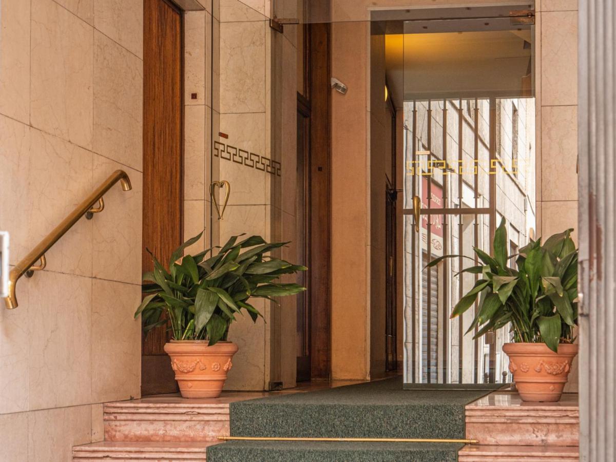 The Best Rent - Apartment With Balcony In Milan Downtown Milão Exterior foto